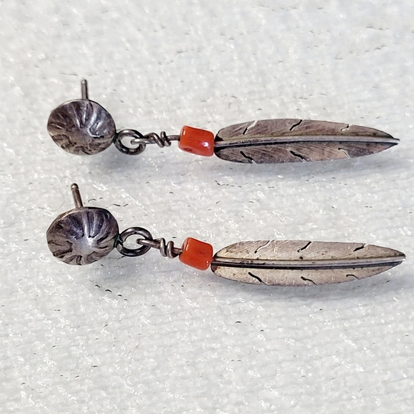 Sterling Silver FEATHER Dangle Earrings w/ orange coral? bead marked DF 925 - Picture 2 of 9